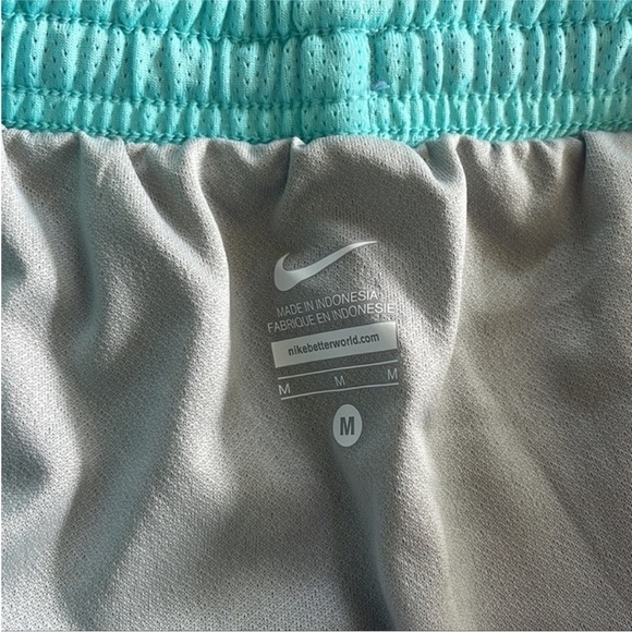 Nike Dri-Fit Size Medium Purple Sporty Athletic Shorts. - Picture 4 of 5